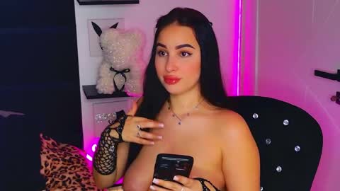 Snapshot of missameliaaa chatting on April 2, 6:05 pm Amelia online show from April 2, 6:05 pm