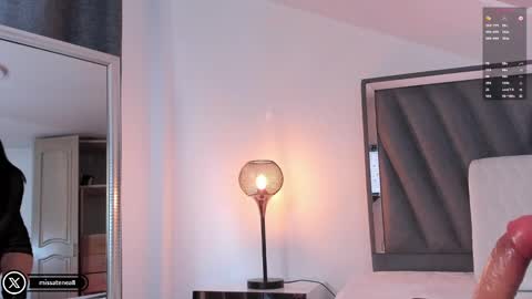 Snapshot of missatenea2 chatting on February 20, 4:57 pm Laura online show from February 20, 4:57 pm