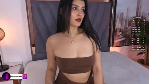 Snapshot of missatenea2 chatting on October 21, 1:45 pm Laura online show from October 21, 1:45 pm