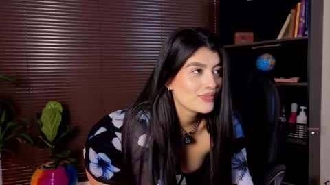 Laura online show from July 17, 1:29 pm