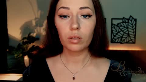 The divine Beverly online show from December 5, 10:33 am