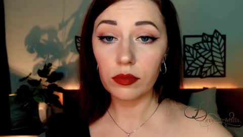 The divine Beverly online show from December 6, 9:43 am