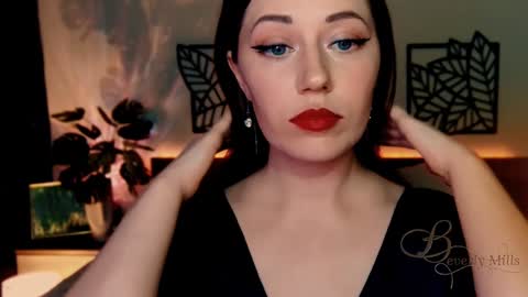 The divine Beverly online show from December 13, 5:54 pm