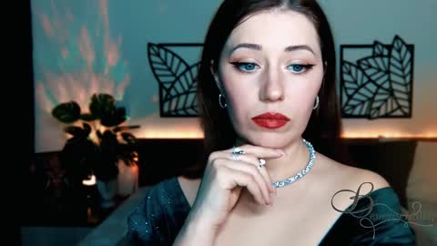 The divine Beverly online show from January 9, 8:55 pm