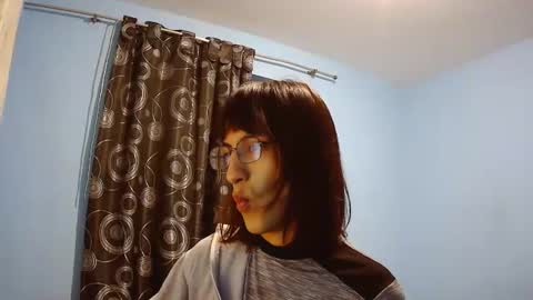 Snapshot of missbrithanyxxx chatting on November 11, 11:43 am missbrithanyxxx online show from November 11, 11:43 am