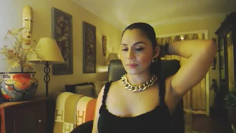 Snapshot of missbrownx chatting on May 16, 5:48 am Brownie -P online show from May 16, 5:48 am