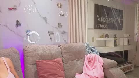 misscheelsee_as online show from April 15, 1:40 pm