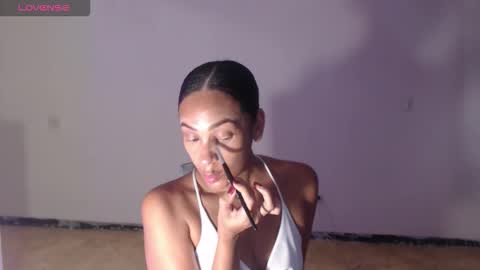 Snapshot of misscruzxz chatting on September 23, 10:13 pm Donna di Diamanti online show from September 23, 10:13 pm