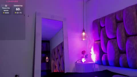 Snapshot of missdahlia_ chatting on October 8, 1:31 pm dahlia online show from October 8, 1:31 pm