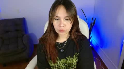 Snapshot of missdaphnee chatting on October 19, 3:01 pm Daphne  online show from October 19, 3:01 pm