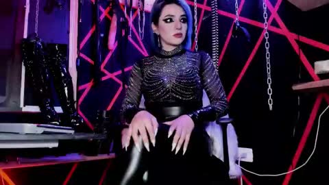 Missdarklady online show from March 3, 11:32 pm