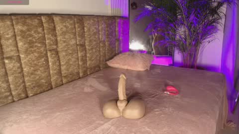 DIONNE online show from April 2, 10:46 am