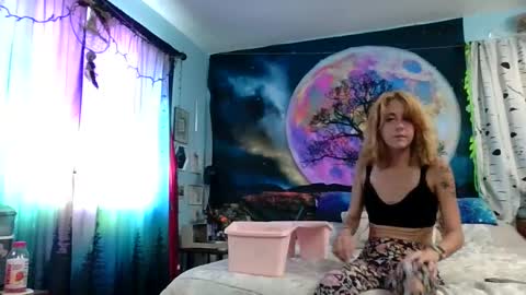 MissEeva online show from September 19, 4:29 pm