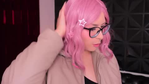 Snapshot of misselektra__ chatting on February 18, 4:04 am ELEKTRA online show from February 18, 4:04 am