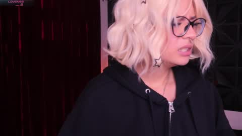 Snapshot of misselektra__ chatting on February 28, 9:58 am ELEKTRA online show from February 28, 9:58 am