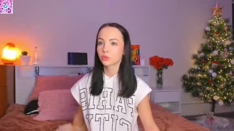 Hello dear my name Elisa online show from December 17, 9:54 pm