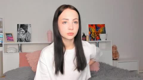 Snapshot of misseliss chatting on May 10, 6:02 pm Hello dear my name Elisa online show from May 10, 6:02 pm