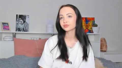 Snapshot of misseliss chatting on June 3, 9:20 pm Hello dear my name Elisa online show from June 3, 9:20 pm