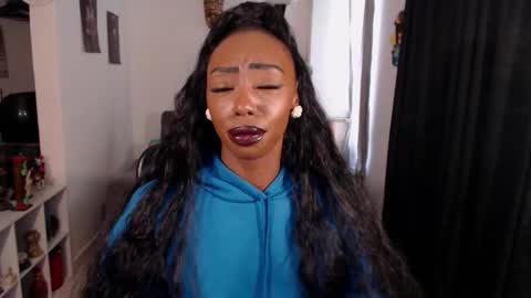 Emilie Diaz online show from March 10, 4:23 pm