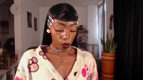 Emilie Diaz online show from April 17, 4:54 pm