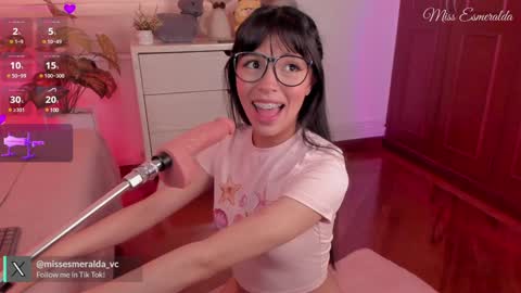 Snapshot of missesmeralda chatting on January 25, 12:58 pm Julieta Arboleda but i like call me esme online show from January 25, 12:58 pm