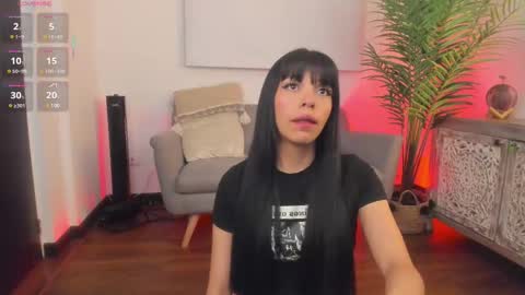 Snapshot of missesmeralda chatting on February 18, 11:11 am Julieta Arboleda but i like call me esme online show from February 18, 11:11 am