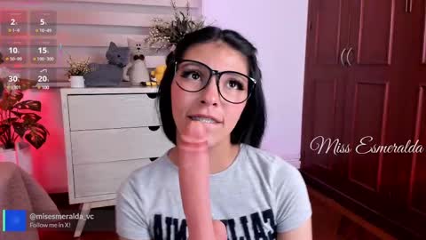Snapshot of missesmeralda chatting on March 6, 2:09 am Julieta Arboleda but i like call me esme online show from March 6, 2:09 am