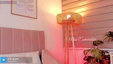Snapshot of missesmeralda chatting on September 26, 9:52 pm Julieta Arboleda but i like call me esme online show from September 26, 9:52 pm