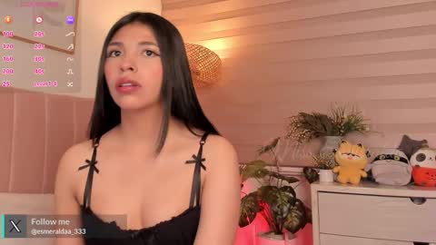 Snapshot of missesmeralda chatting on October 10, 9:58 pm Julieta Arboleda but i like call me esme online show from October 10, 9:58 pm