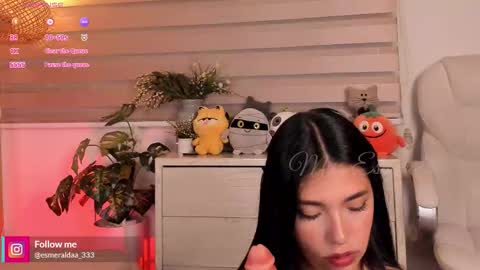 Snapshot of missesmeralda chatting on October 22, 10:09 pm Julieta Arboleda but i like call me esme online show from October 22, 10:09 pm