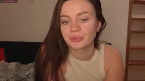 Snapshot of missevax_ chatting on February 4, 12:27 am Eva online show from February 4, 12:27 am