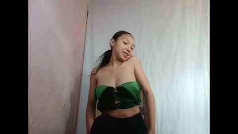 MadagascarQueen online show from March 29, 12:16 pm