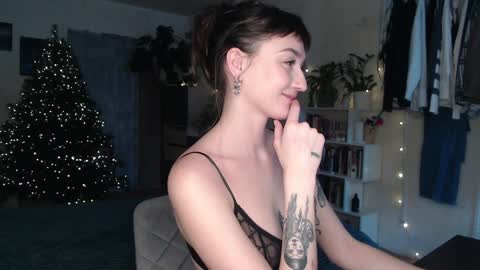 Snapshot of missfiti chatting on December 15, 11:12 am missfiti online show from December 15, 11:12 am