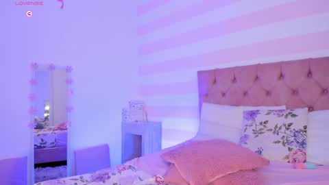 Melany Hiller online show from December 24, 7:17 am