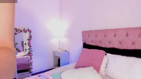 Melany Hiller online show from March 27, 3:01 am