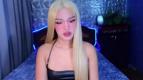 im your queen steffie online show from June 9, 11:33 am