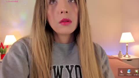 Bella Castillo online show from October 2, 12:45 pm