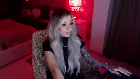 Snapshot of missjenny7 chatting on May 31, 9:16 pm MissJenny7 online show from May 31, 9:16 pm