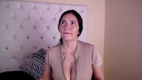 Danna online show from December 18, 8:25 pm