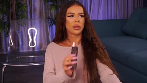 misskiarra online show from January 12, 5:13 am