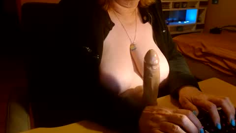 MissKittyFox online show from February 6, 5:56 am