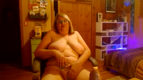 MissKittyFox online show from July 31, 5:07 am