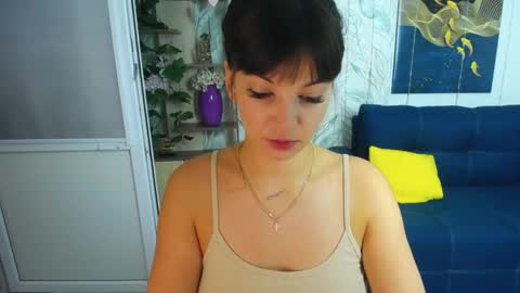 Snapshot of misslauraslim chatting on October 12, 8:02 am MissLaura online show from October 12, 8:02 am