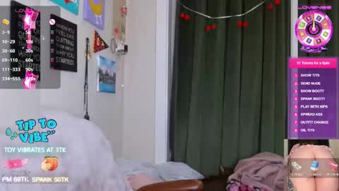 Snapshot of misslolaluxxx chatting on March 12, 4:18 am Miss Lola Luxxx aka your horny squirting girlfriend lola online show from March 12, 4:18 am