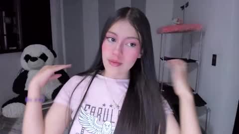 Snapshot of missloren333 chatting on January 20, 8:52 am missloren333 online show from January 20, 8:52 am