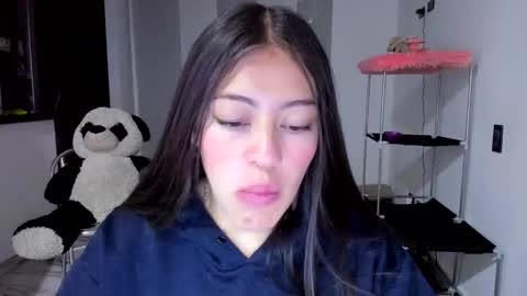 Snapshot of missloren333 chatting on February 20, 7:12 am missloren333 online show from February 20, 7:12 am