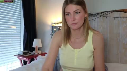 Snapshot of misslucci chatting on December 8, 9:13 am Misslucci online show from December 8, 9:13 am