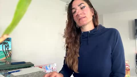 CreationQueen online show from December 4, 5:22 pm
