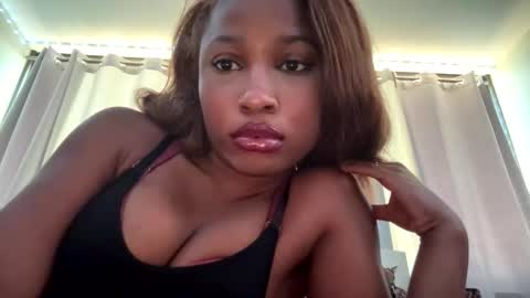 missmarimac online show from March 9, 3:38 pm