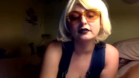Snapshot of missmaritza chatting on March 7, 11:40 am Miss Maritza online show from March 7, 11:40 am